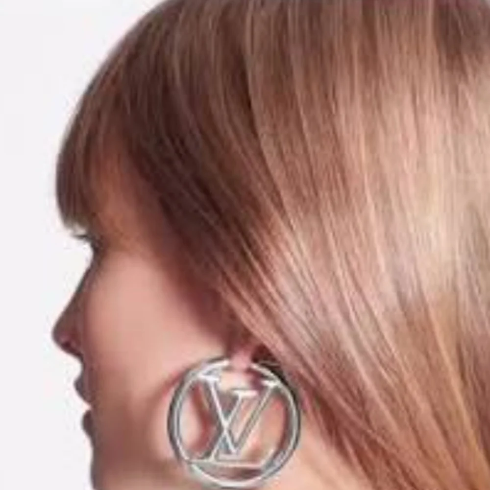 JUMBO Size Luxury Brand Hoop Earring In Silver Color Exact Match 🔥💥🫦💯🩷✨️👍 - Picture 1 of 5